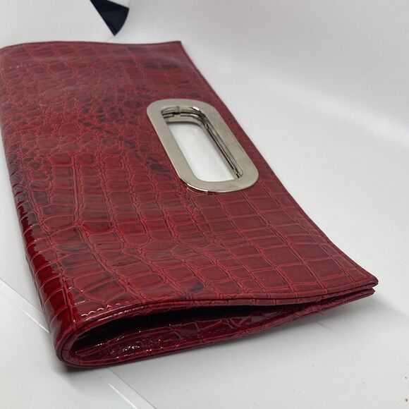 Red Maroon Crocodile Print Clutch - Picture 3 of 10